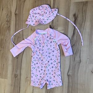 Pekkle swim-Pink Leopard-Print Long-Sleeve Rash-guard-One-Piece with Sun Hat 👒